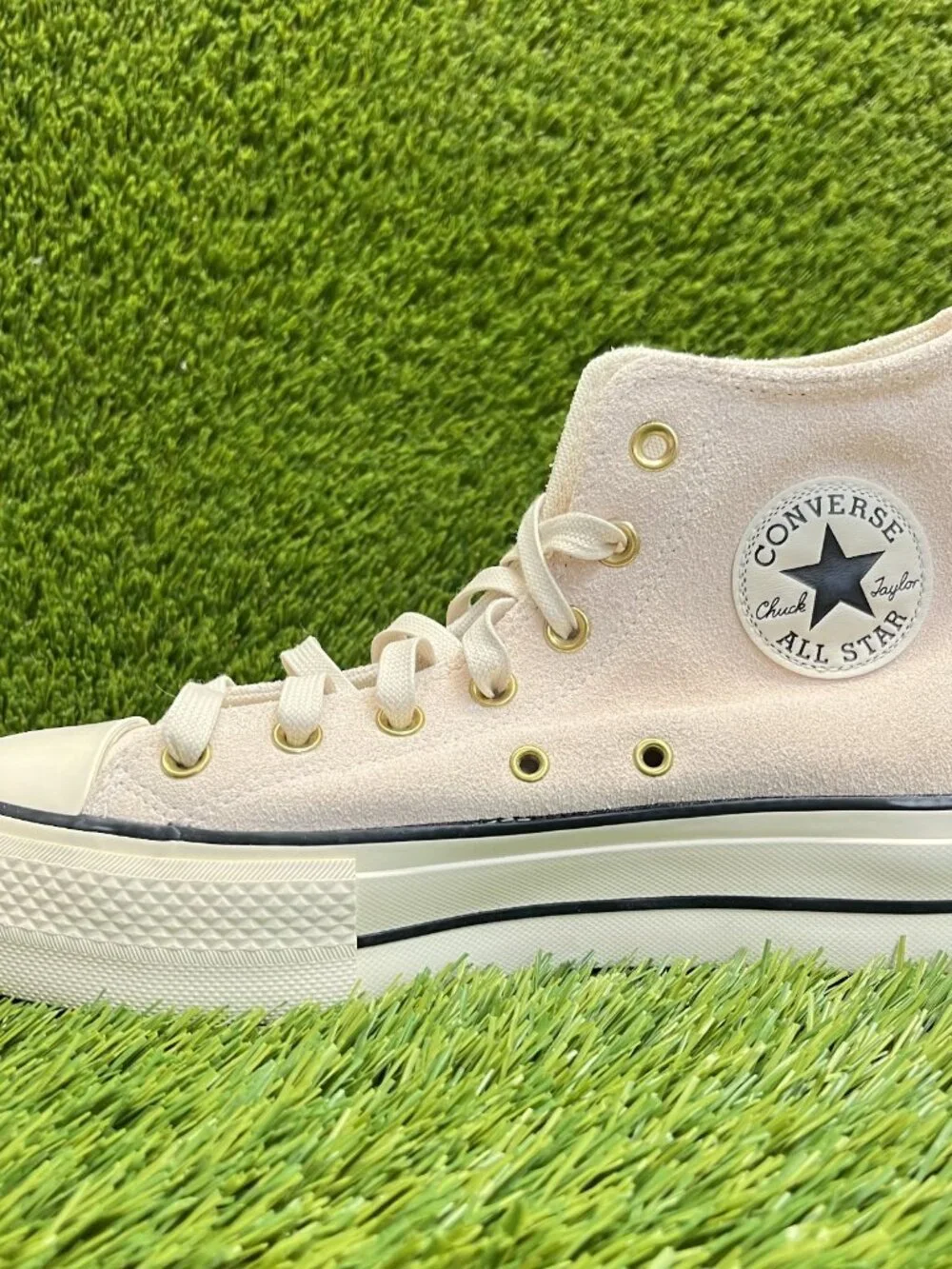 Converse Chuck Taylor All Star Lift Womens Size 8 Beige Athletic Shoes Sneakers - Picture 2 of 10
